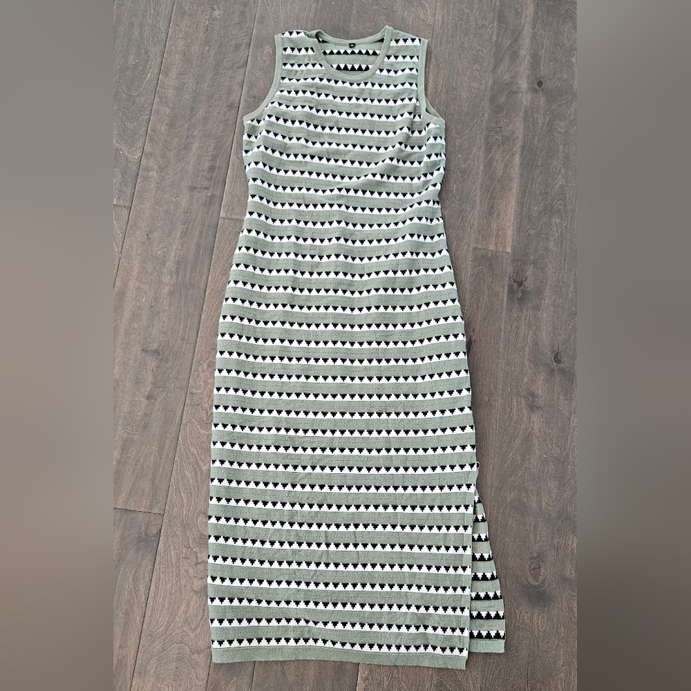 Sleeveless Green Patterned Knit Midi Dress